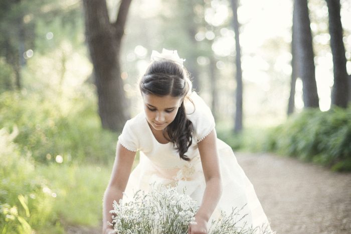 Fotografía de niña comunión en exteriores